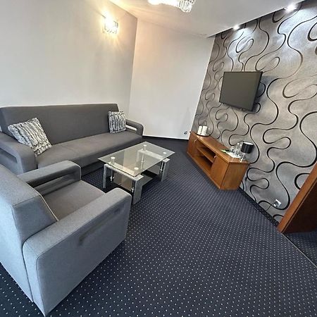 Hotel Crystal Janikowo Eksteriør billede